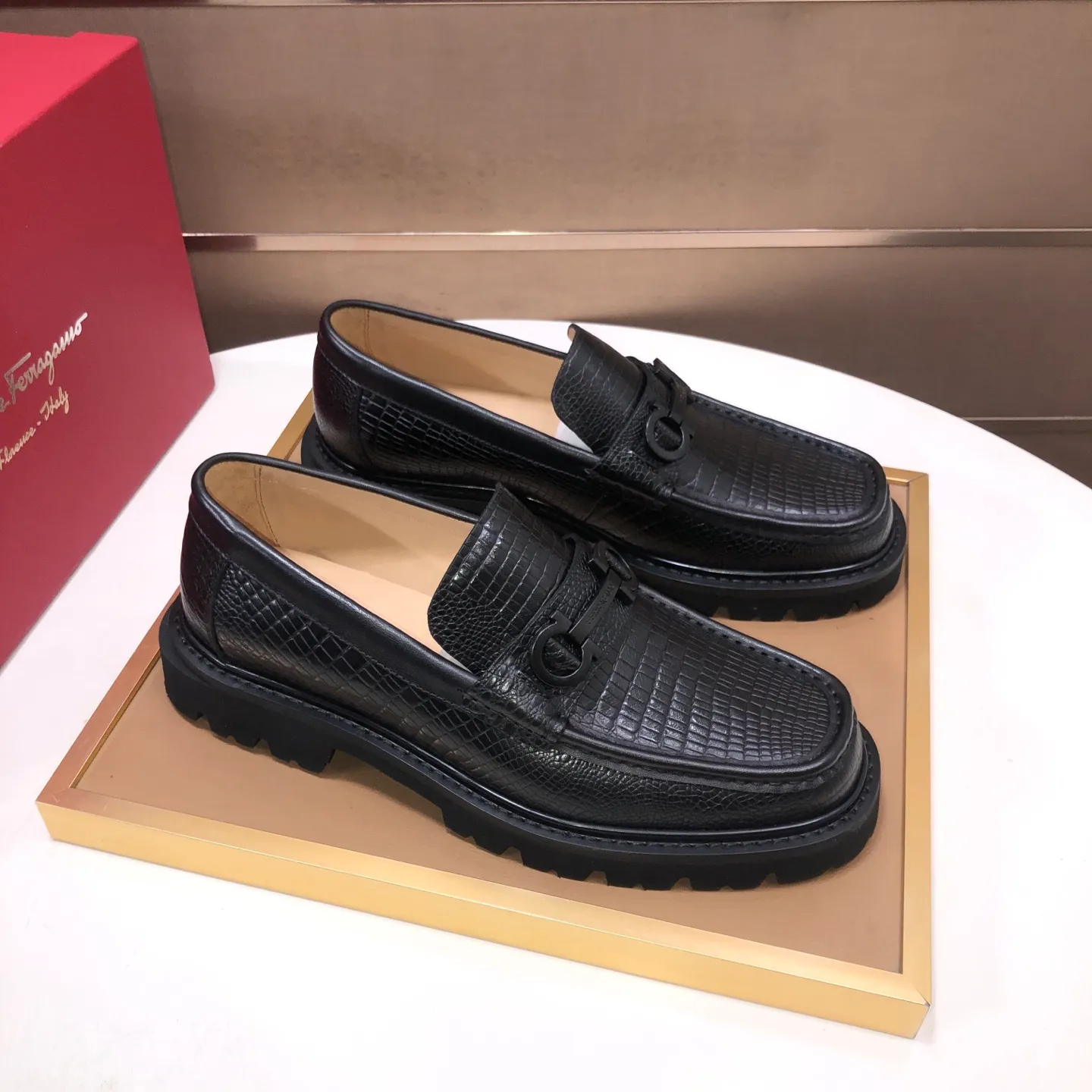 Men's shoes 💰680💰[Ferragamo/Ferragamo] The latest model in the counter. Original imported high-quality cowhide with open sides + imported 🐂 water-dyed cowhide lining + original luxury metal buckle + original combined outsole. No pressure for comparison. 39–45 (45 is custom-made and cannot be returned or exchanged)